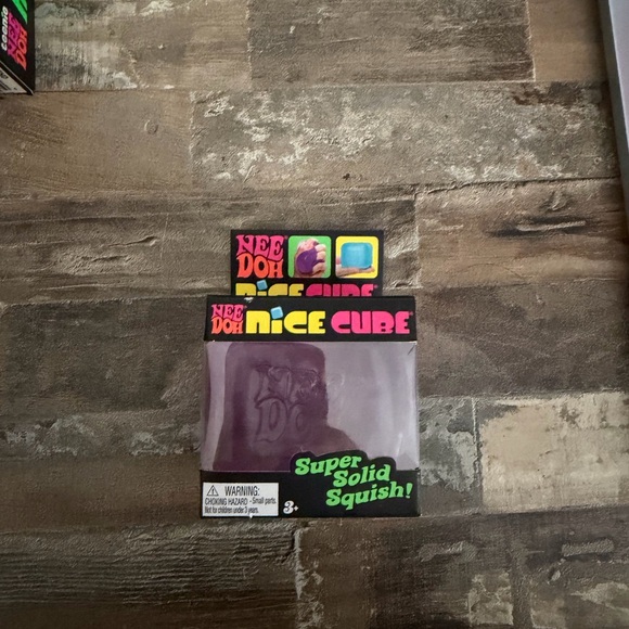 NEW NeeDoh Nice Cube Super Solid Squish - Purple - Picture 2 of 4